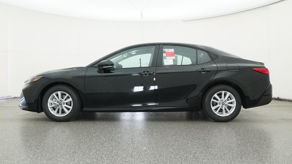 2025 Toyota Camry LE photo 10