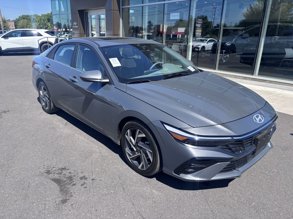 2025 Hyundai Elantra SEL Convenience photo 4