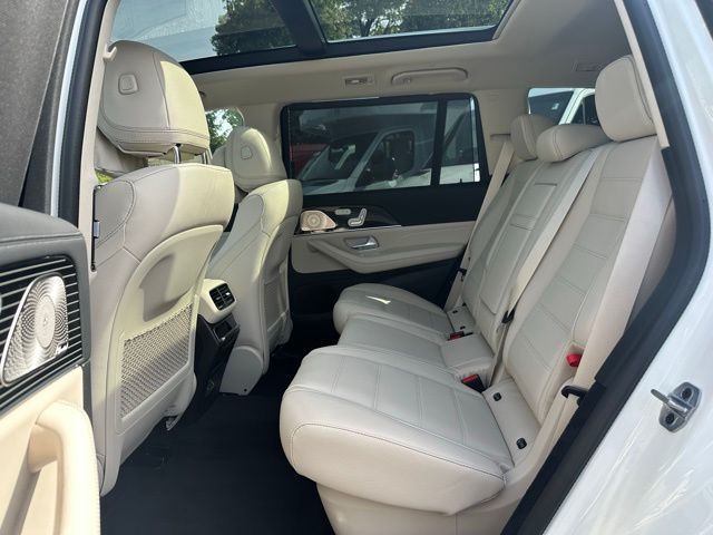 2026 Mercedes Benz GLS 450 4MATIC photo 20