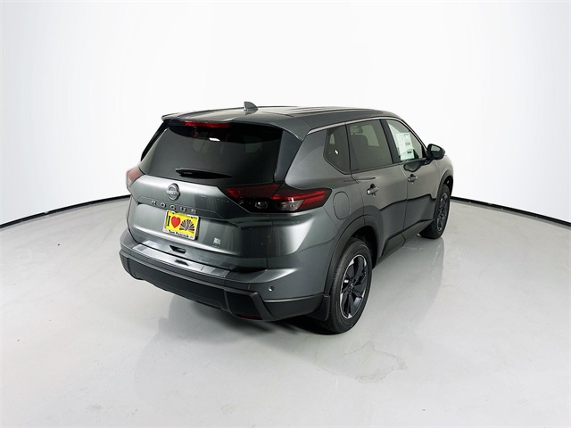 2026 Nissan Rogue SV photo 4