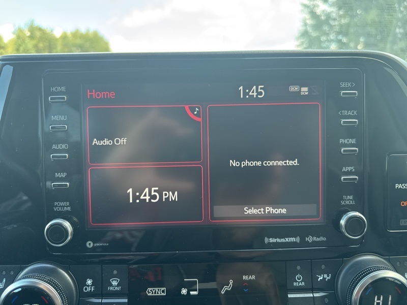 2021 Toyota Highlander XLE photo 28