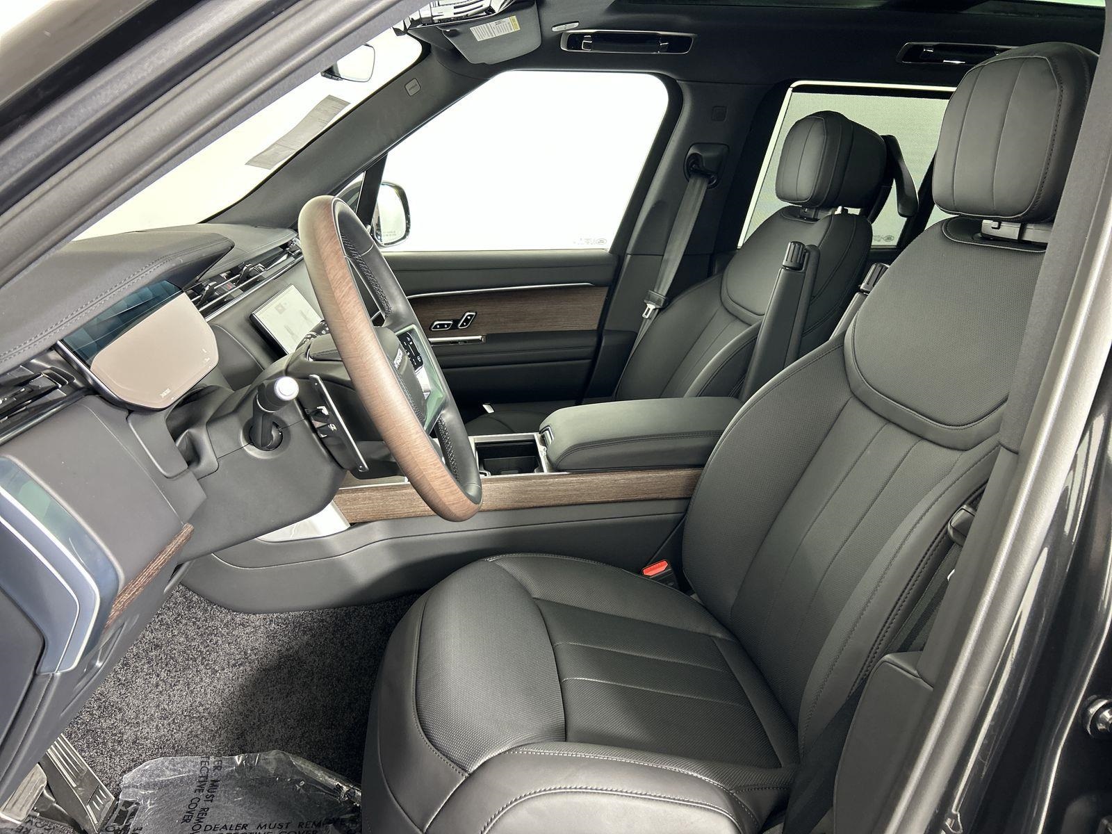 2025 Land Rover Range Rover SE photo 20