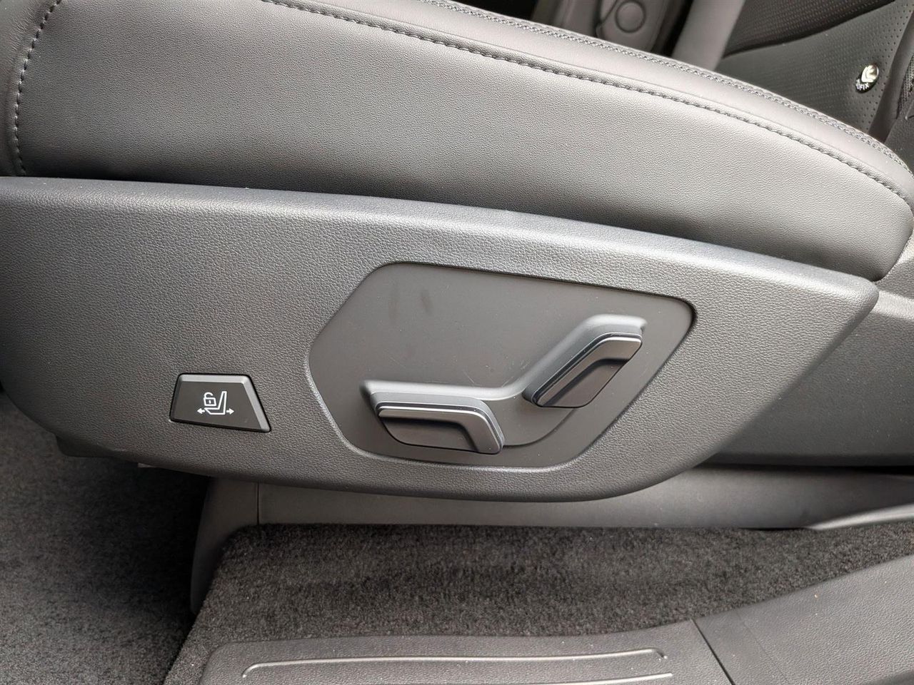 2025 Hyundai Santa Fe Calligraphy photo 27