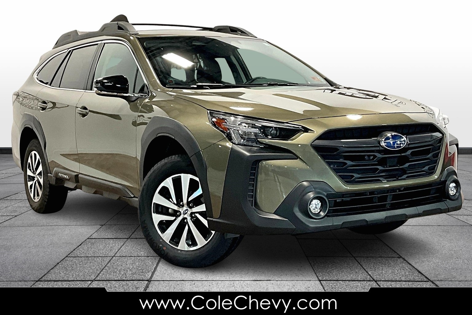 2025 Subaru Outback Premium's photo
