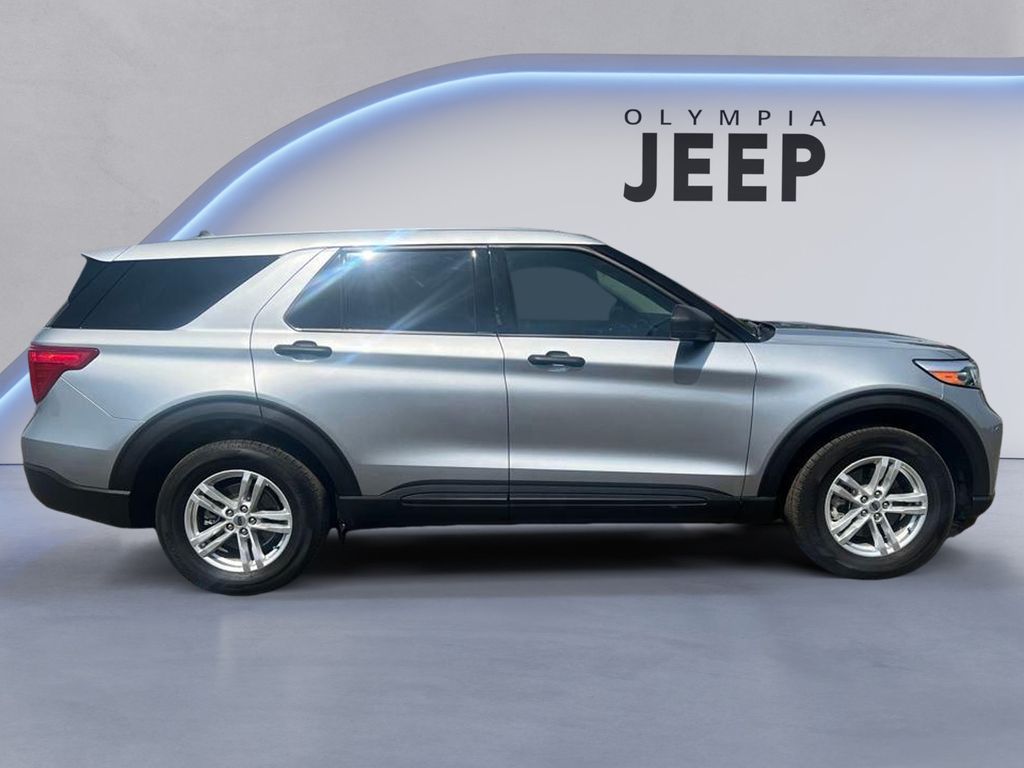 2023 Ford Explorer Base photo 5