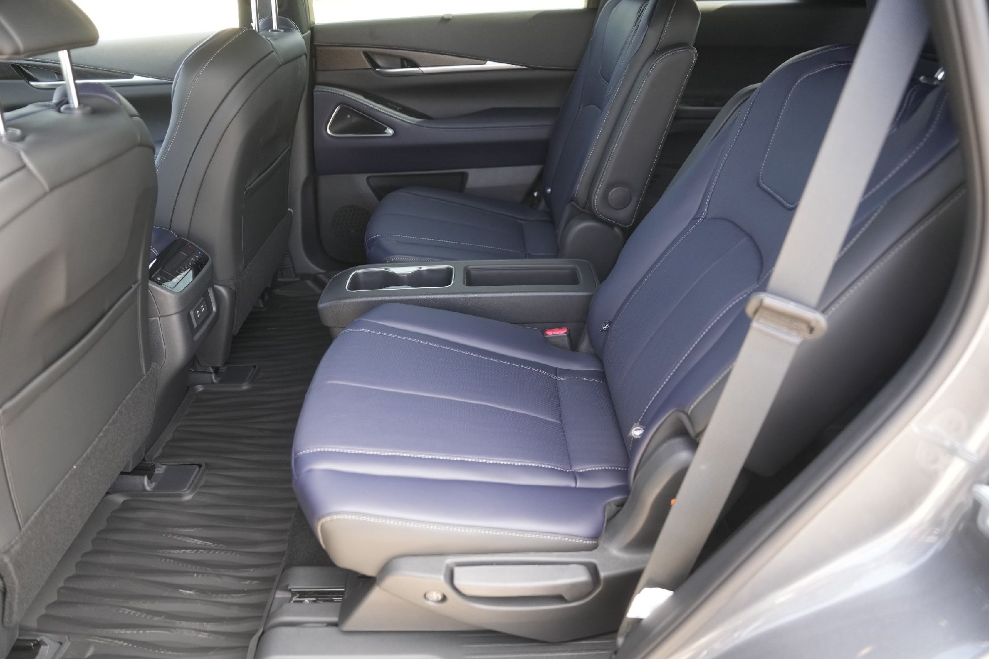 2026 Infiniti QX60 AWD photo 16