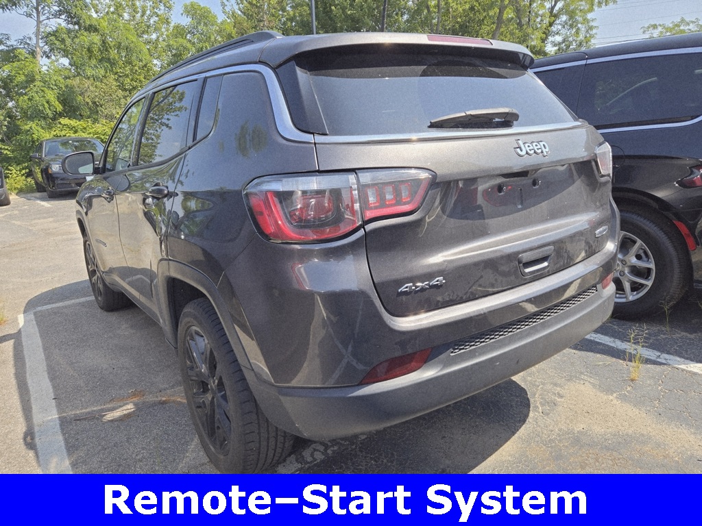 2018 Jeep Compass Latitude photo 2