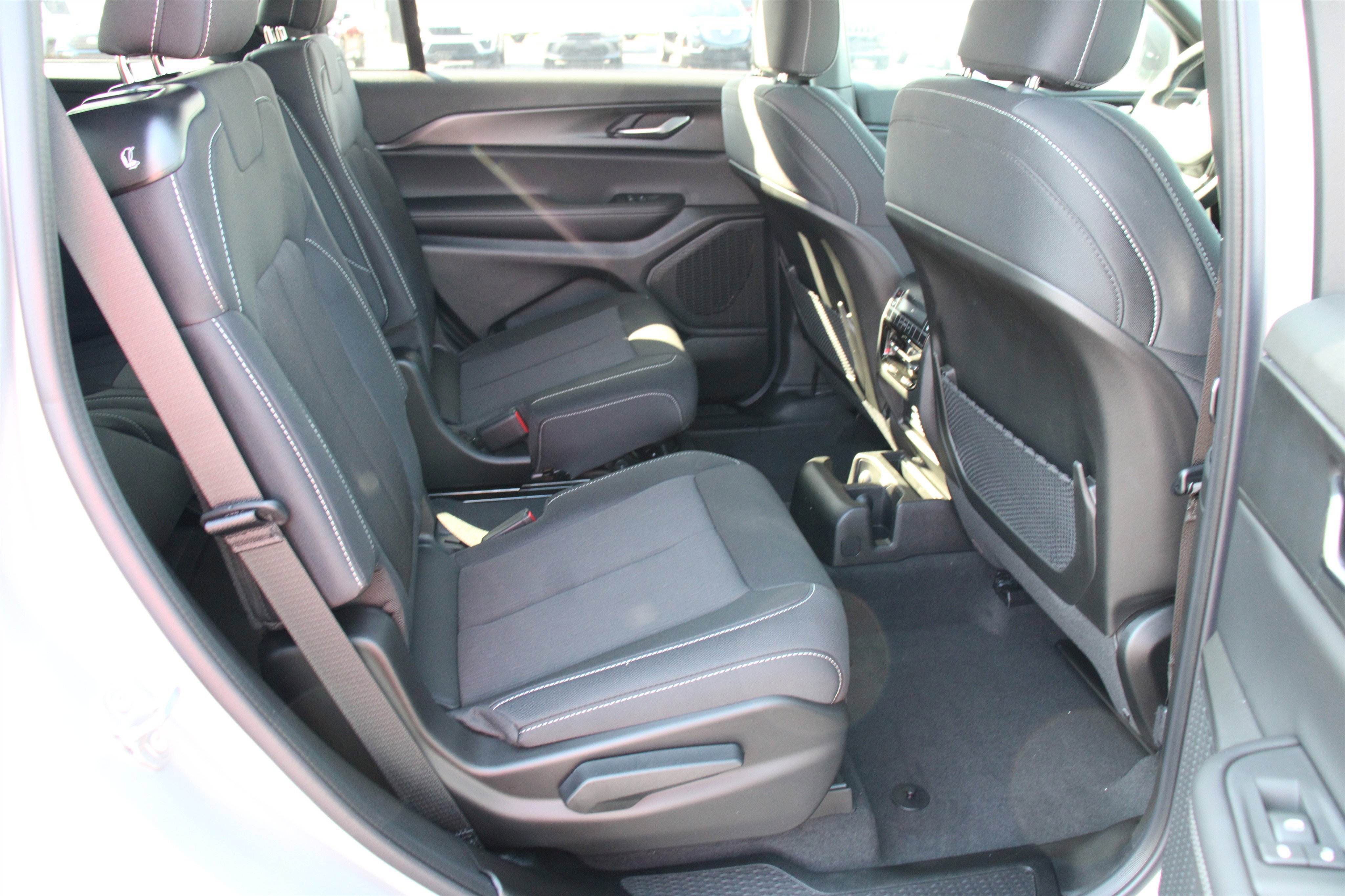 2025 Jeep Grand Cherokee Laredo X photo 5