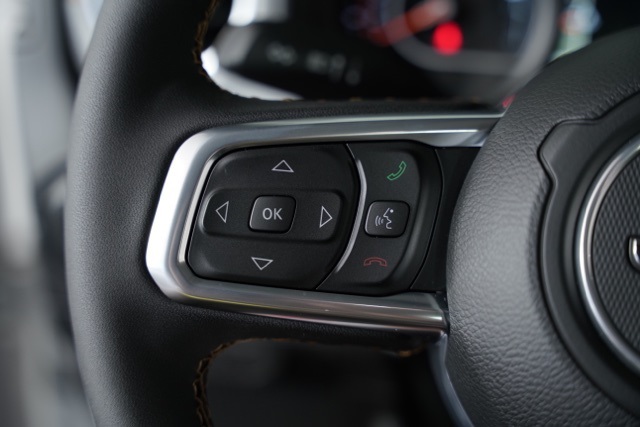 2025 Jeep Wrangler Sahara photo 4