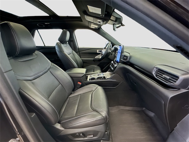 2023 Ford Explorer ST photo 30