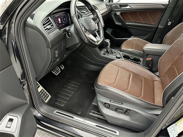 2022 Volkswagen Tiguan SEL Premium R-Line photo 3