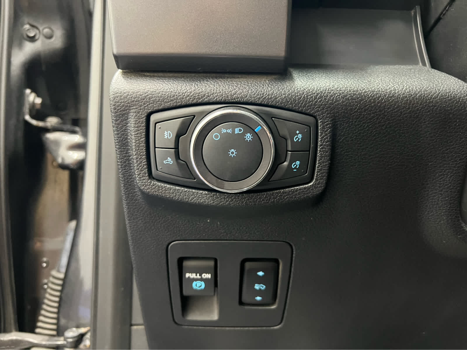 2018 Ford F-150 XLT photo 3
