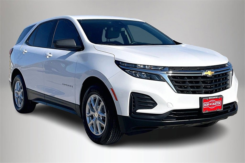 2024 Chevrolet Equinox LS's photo