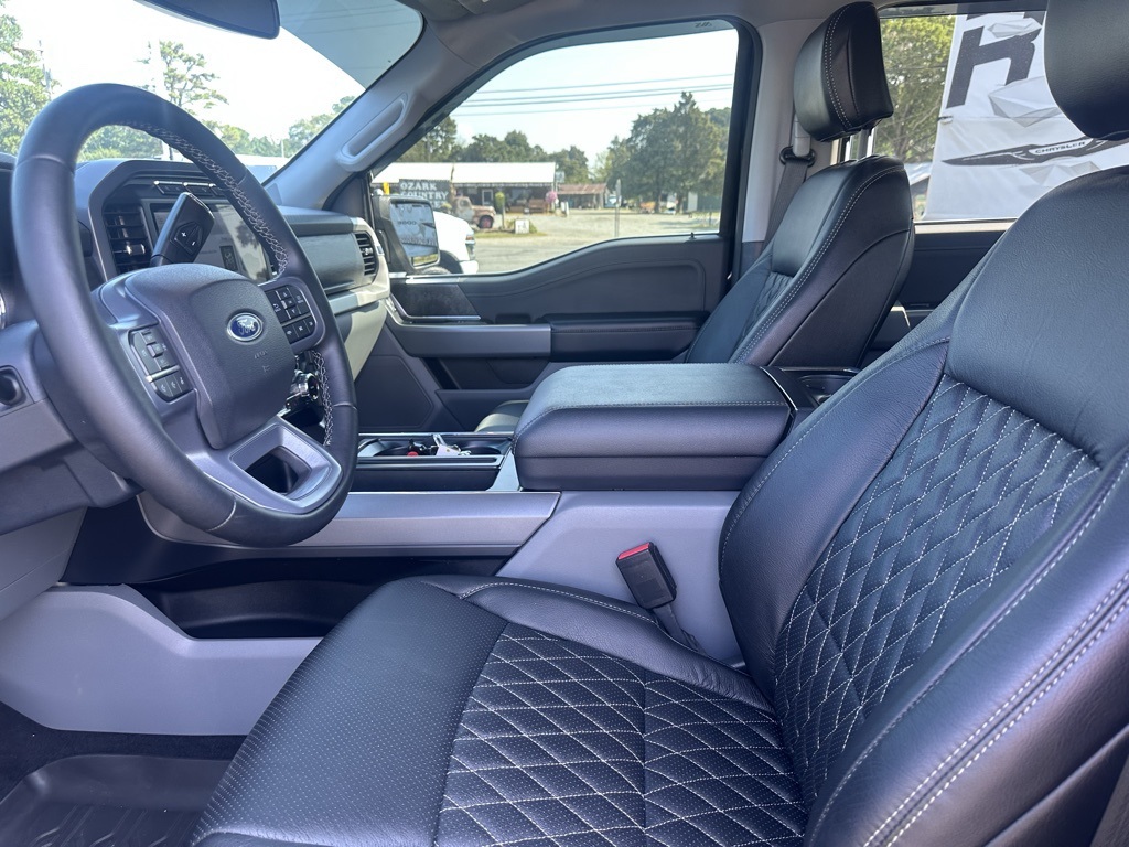 2023 Ford F-150 XLT photo 3