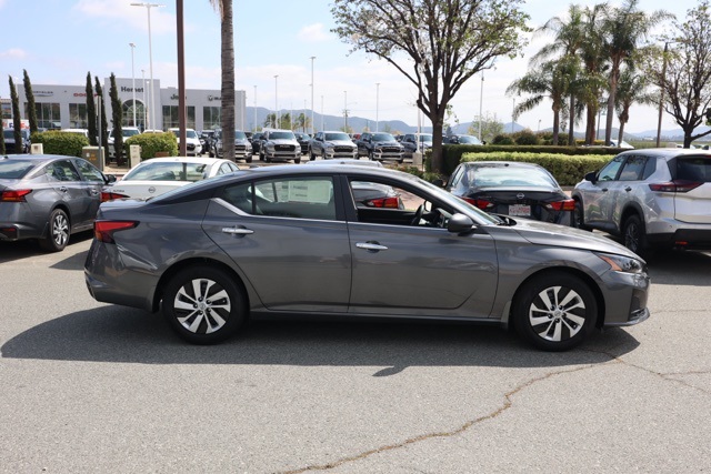 2025 Nissan Altima 2.5 S photo 3