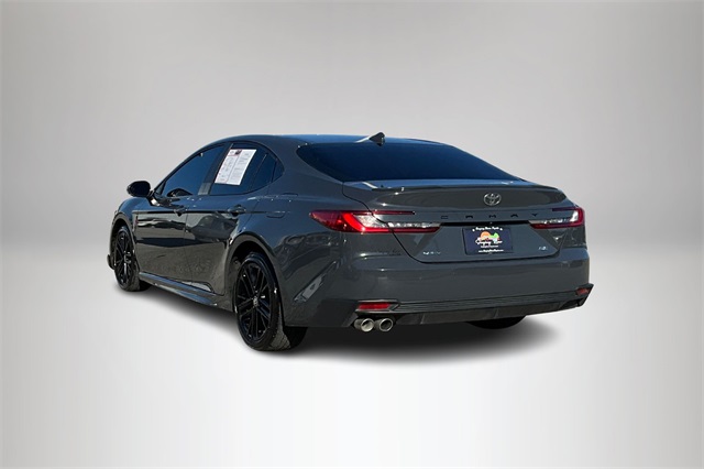 2025 Toyota Camry Hybrid XLE photo 3