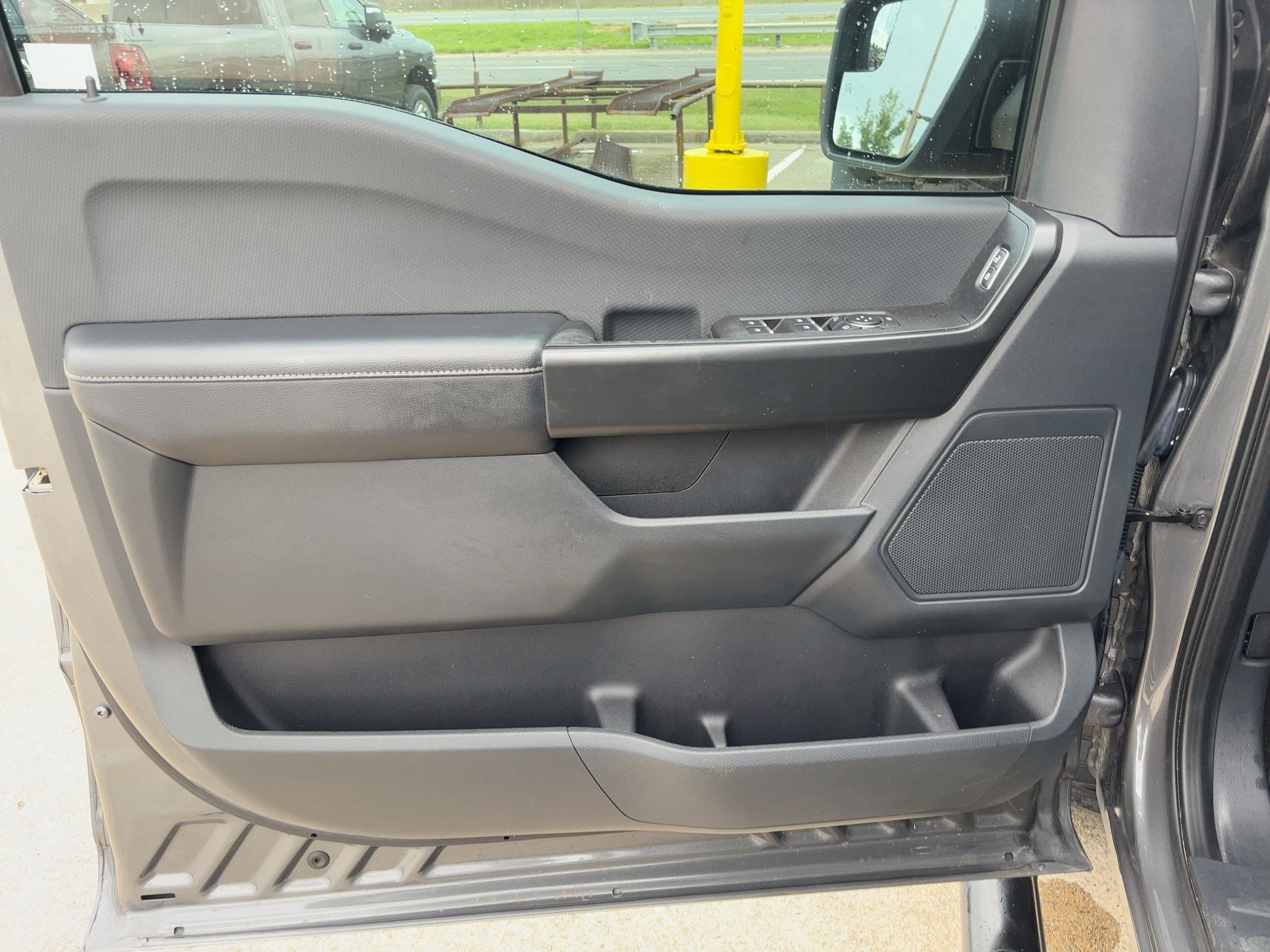 2021 Ford F-150 XL photo 16