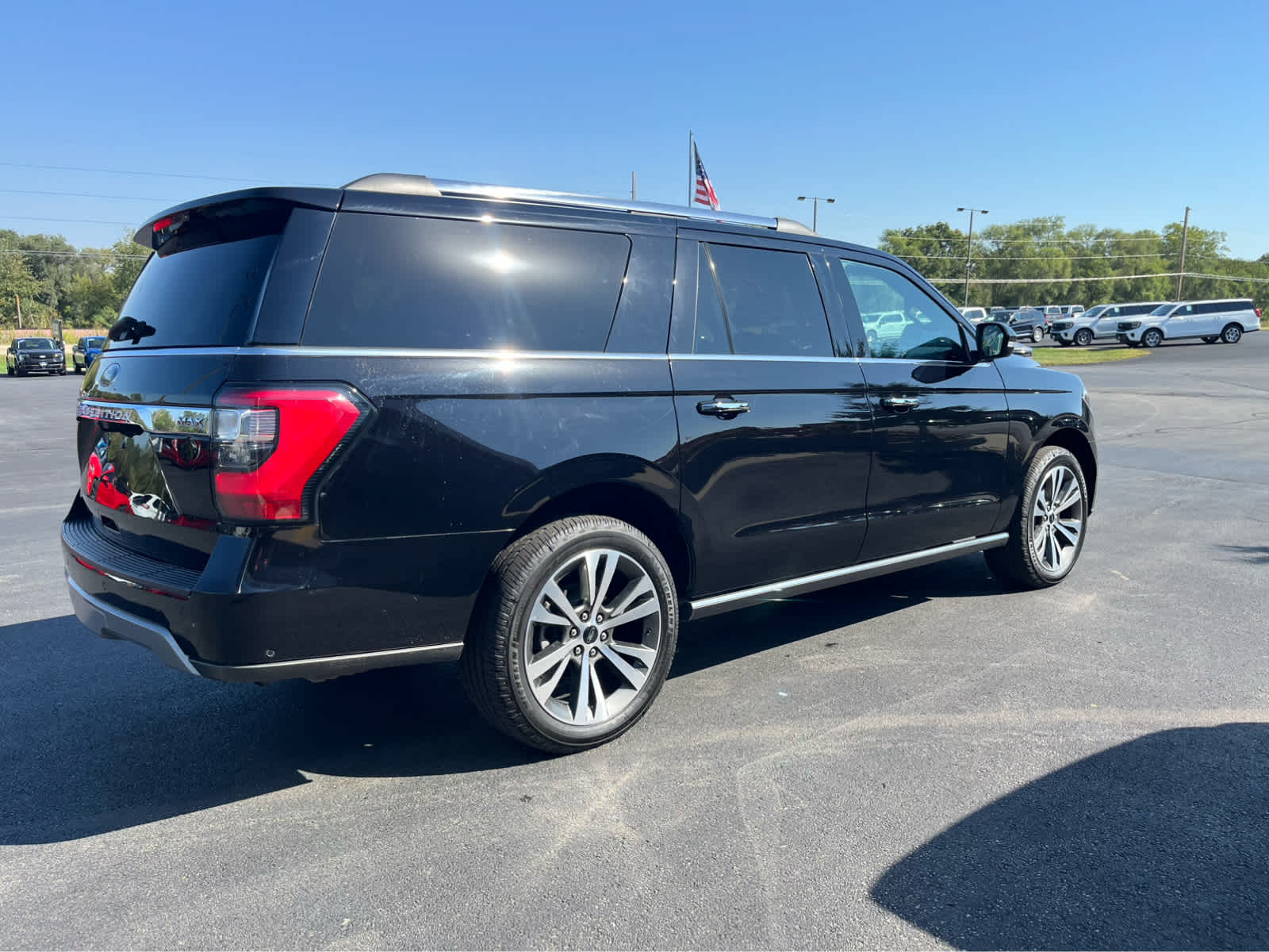 2021 Ford Expedition MAX Limited photo 3