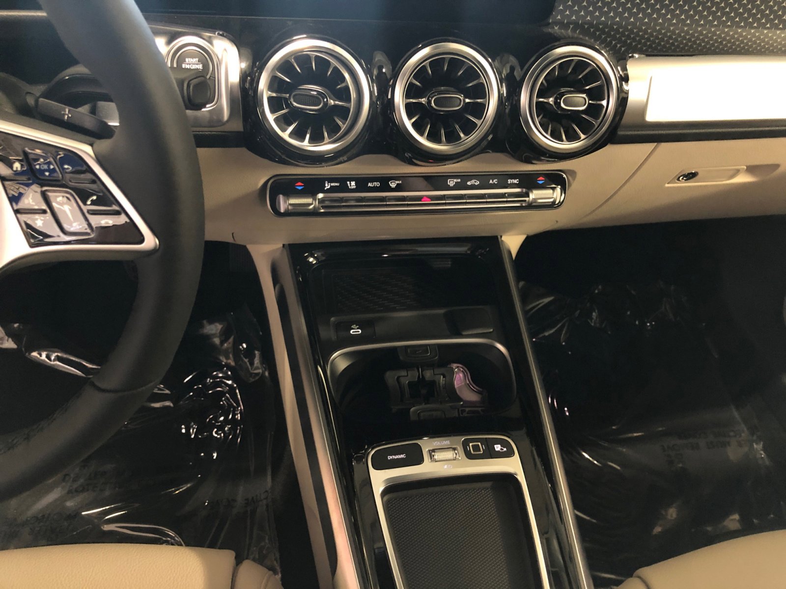 2025 Mercedes Benz GLB 250 4MATIC photo 11