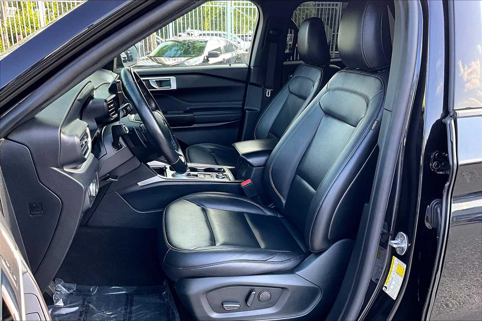 2020 Ford Explorer XLT photo 4
