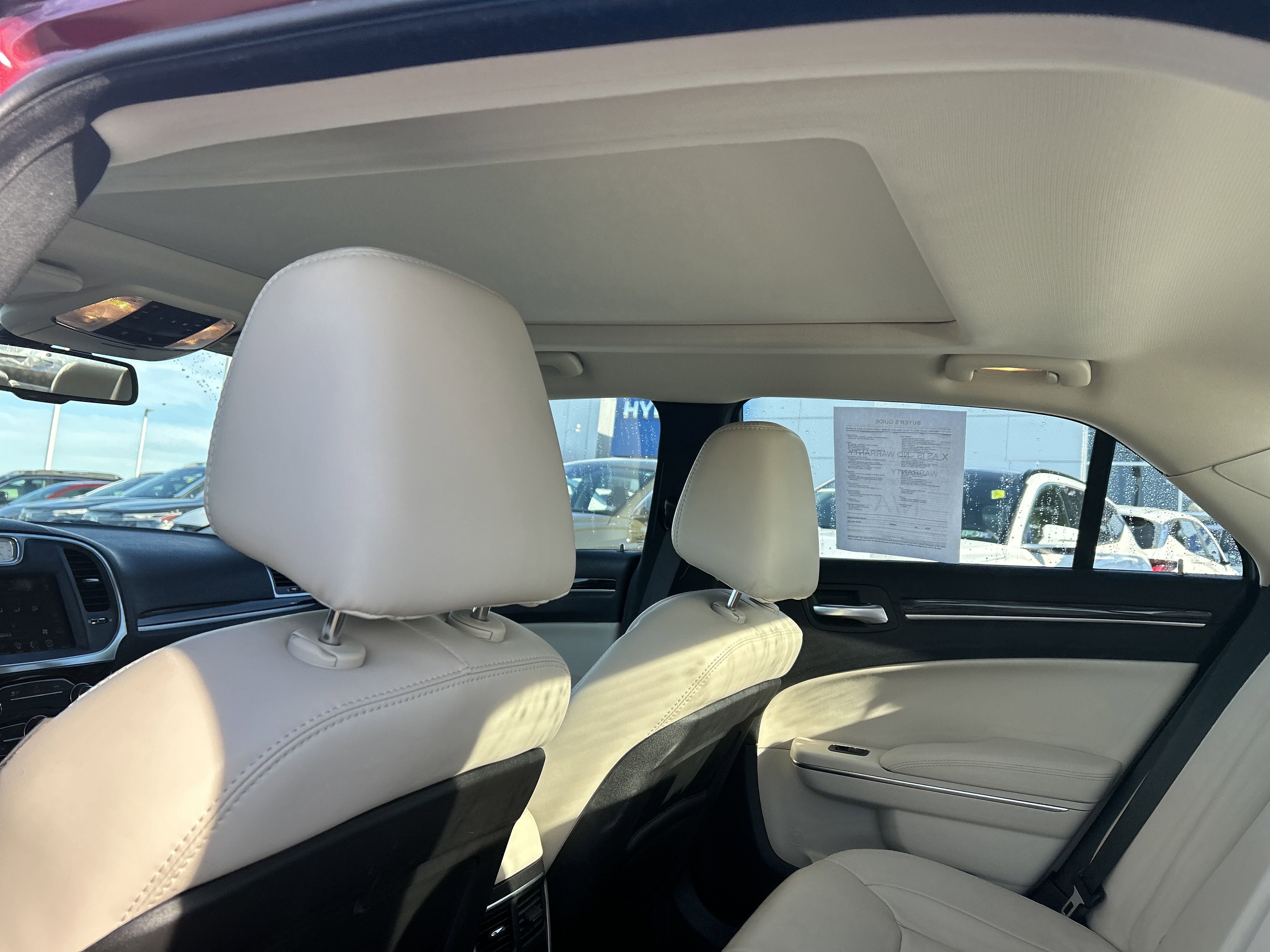 2016 Chrysler 300 Limited photo 3