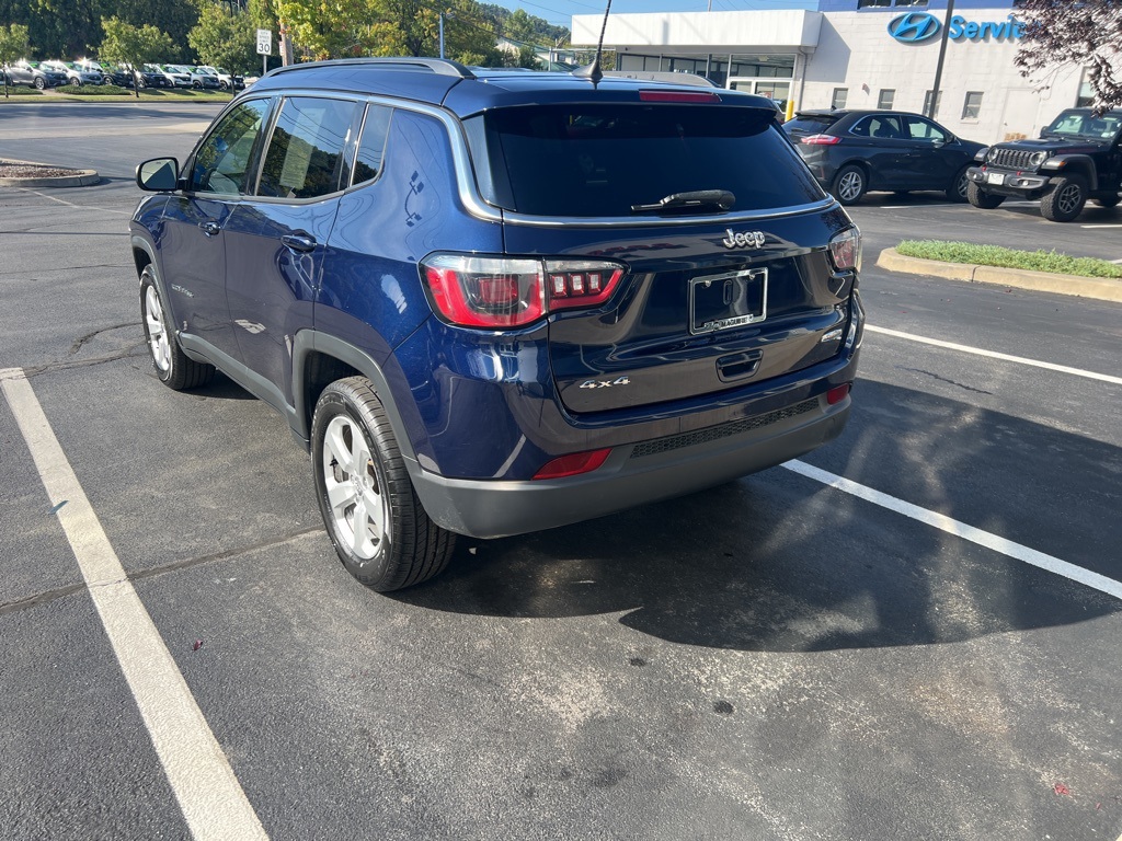 2018 Jeep Compass Latitude photo 2