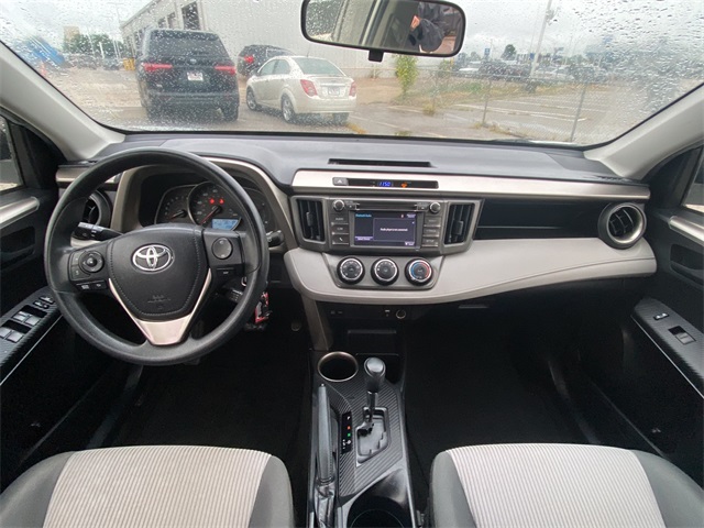 2014 Toyota RAV4 LE photo 17