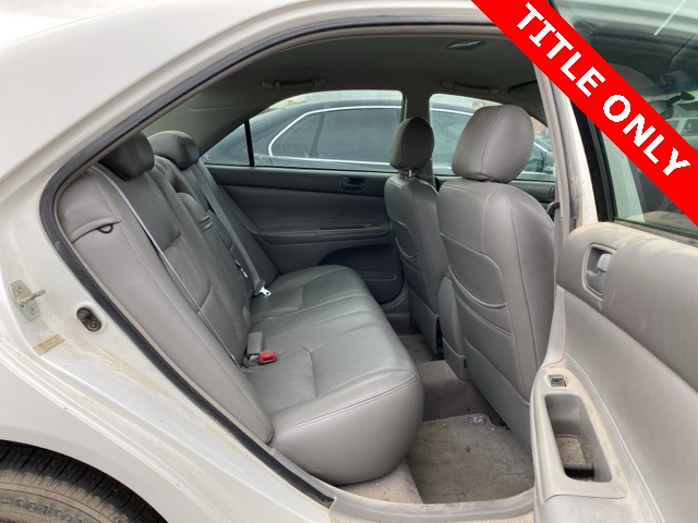 2004 Toyota Camry LE photo 5