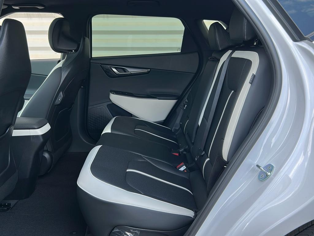 2025 Kia EV6 GT-Line photo 12