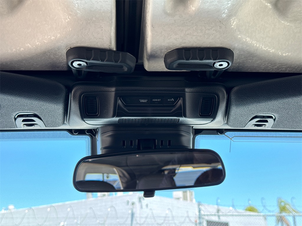 2025 Jeep Wrangler Rubicon photo 25