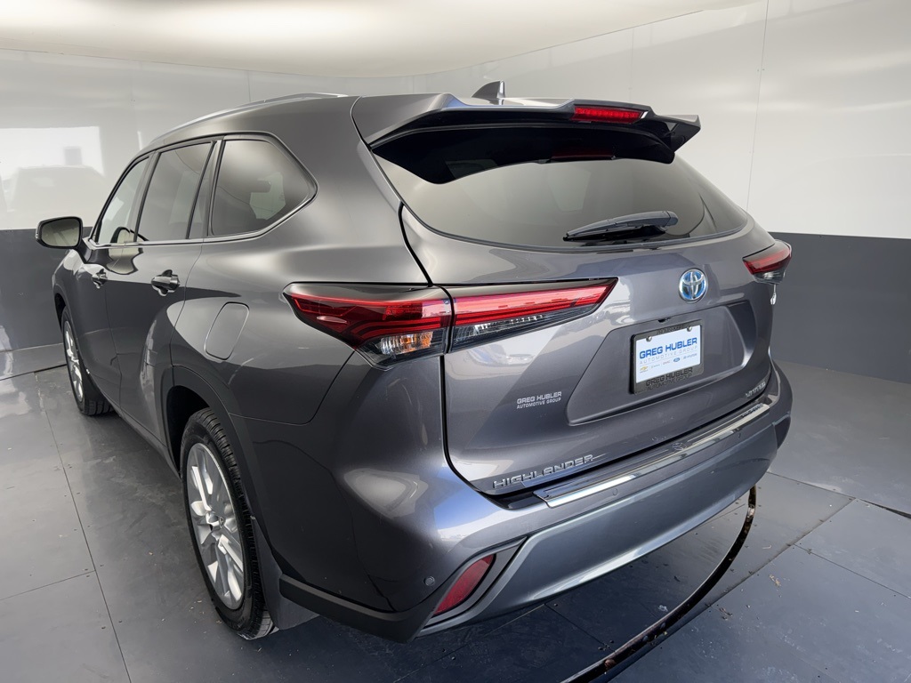 2022 Toyota Highlander Hybrid Limited photo 2