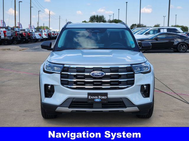 2025 Ford Explorer photo 3