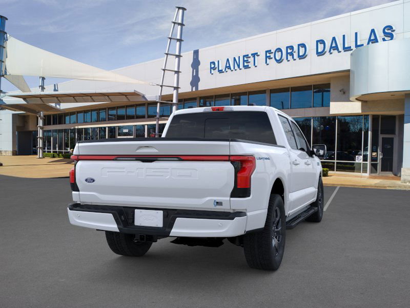 2025 Ford F-150 Lightning Lariat photo 8