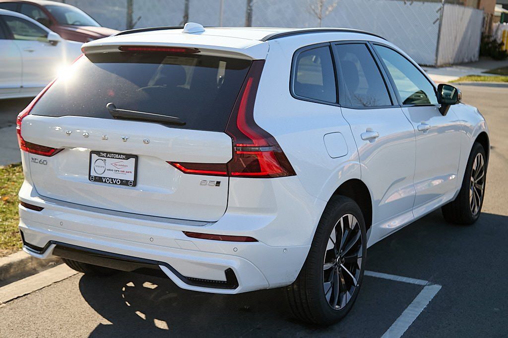 2026 VOLVO XC60 - Image 7