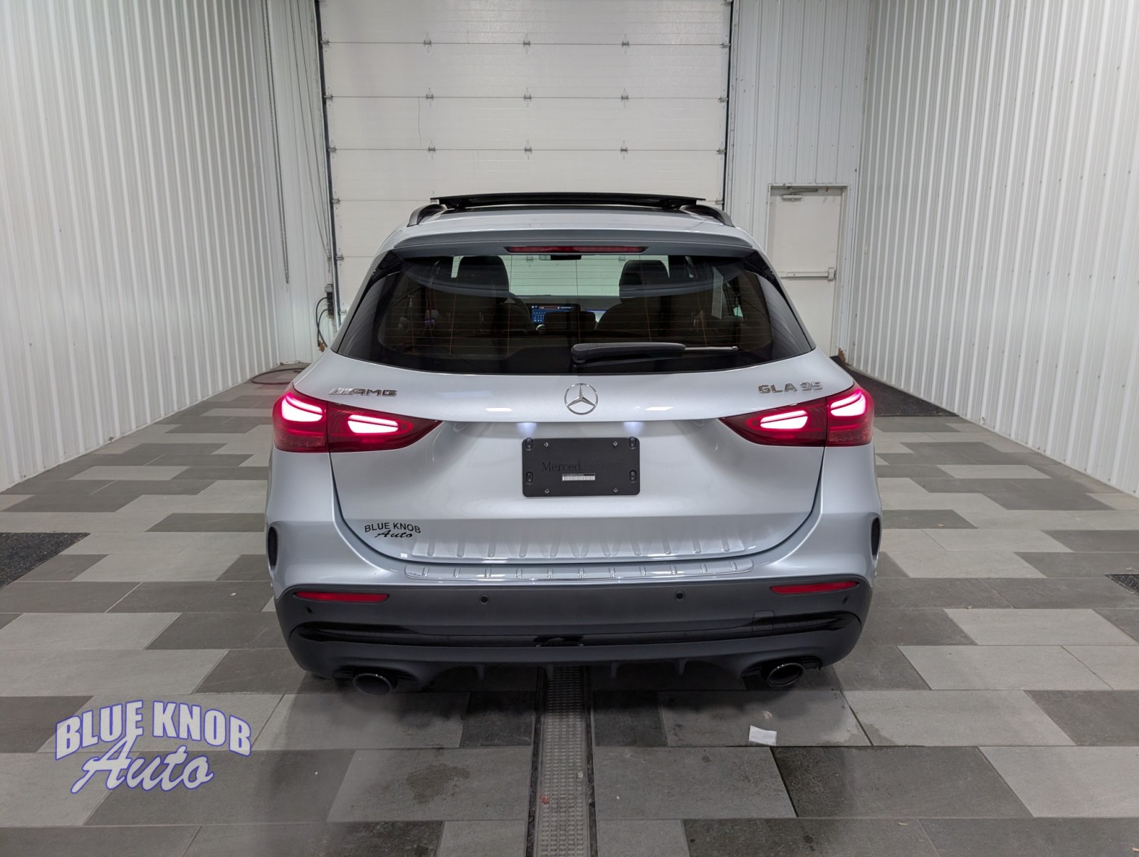 2024 Mercedes Benz GLA AMG 35 photo 3