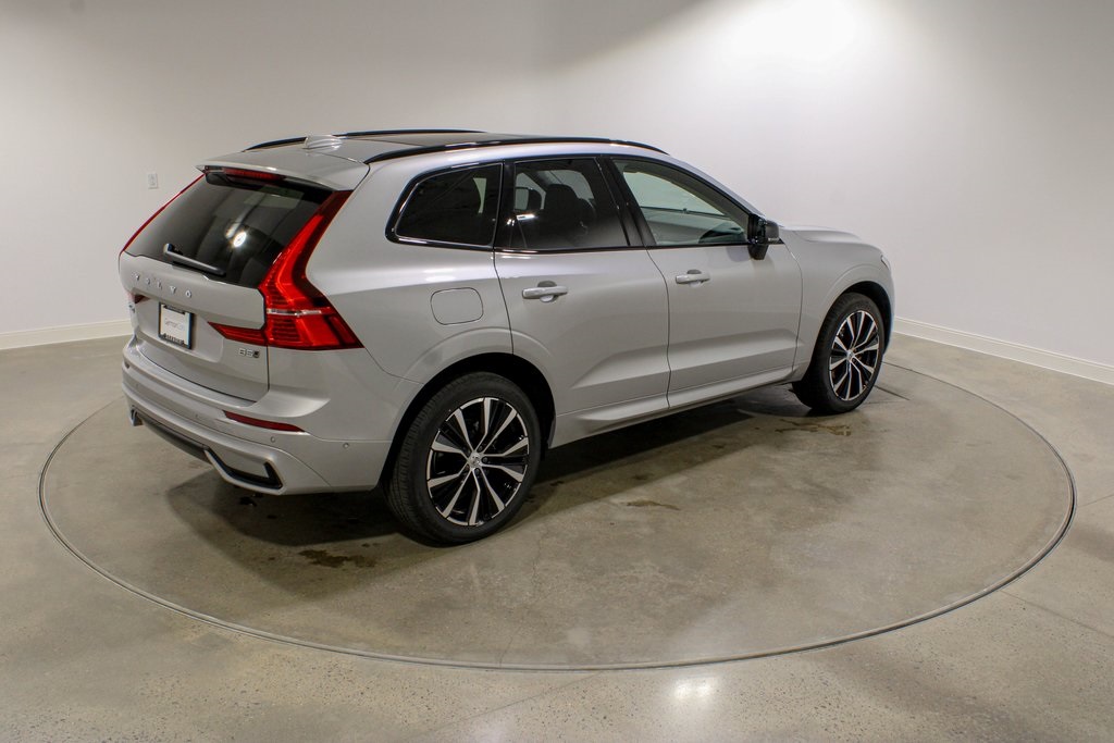 2025 Volvo XC60 B5 Plus photo 5
