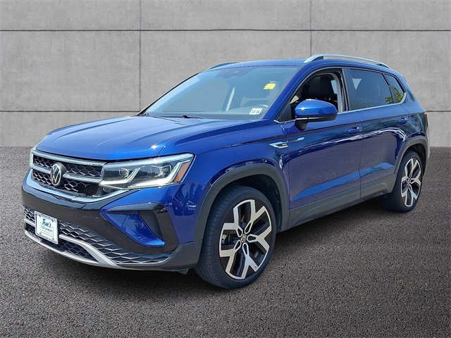 2022 Volkswagen Taos SEL photo 3