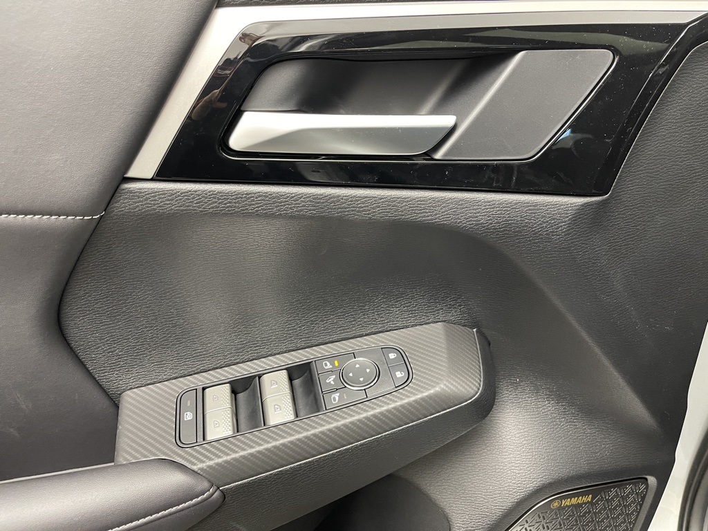 2025 Mitsubishi Outlander SE photo 17