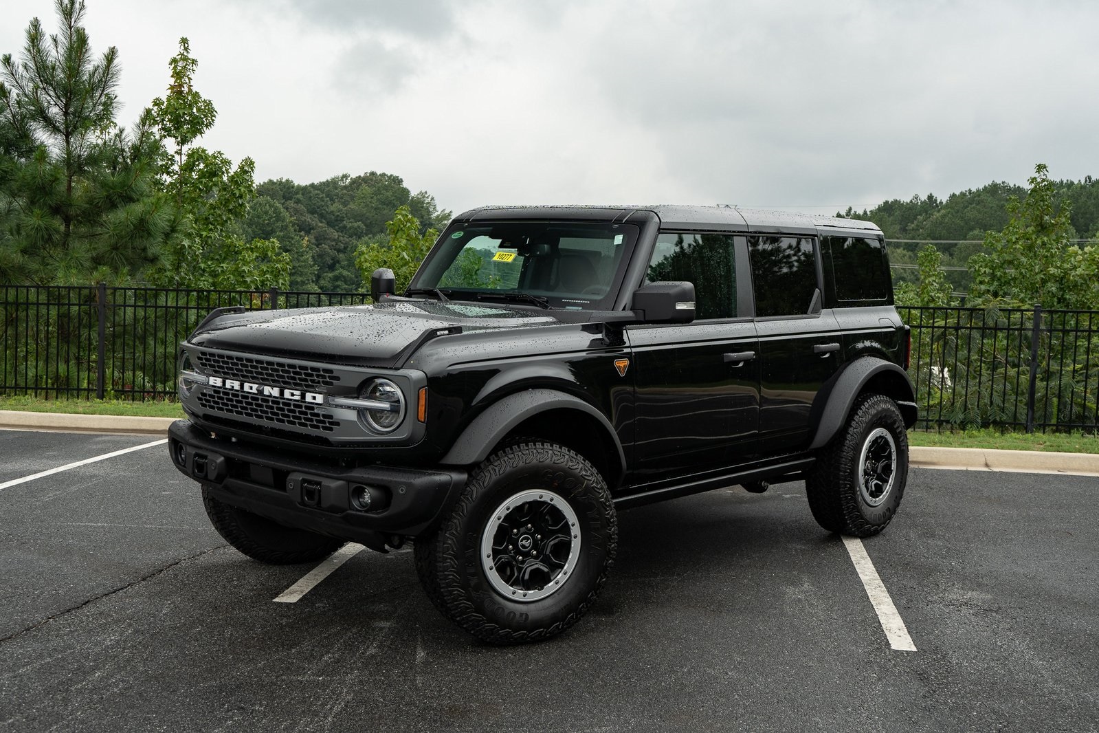 2025 Ford Bronco Badlands photo 2