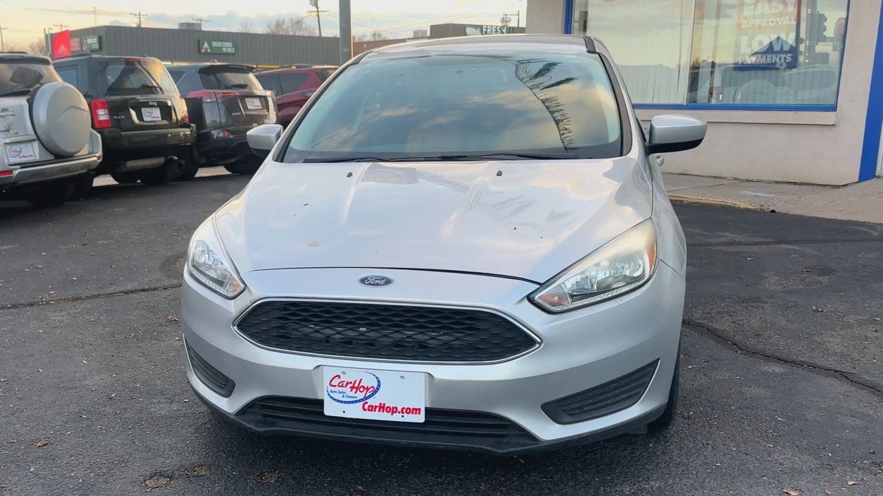 2018 Ford Focus SE photo 2