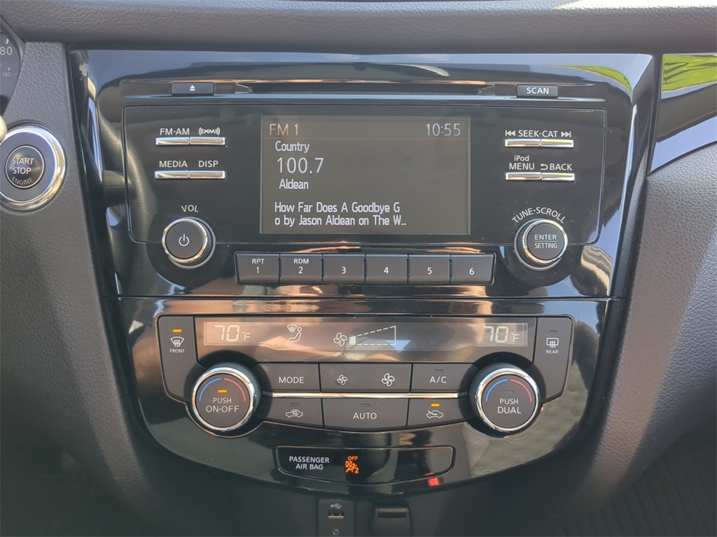 2017 Nissan Rogue Sport SV photo 20