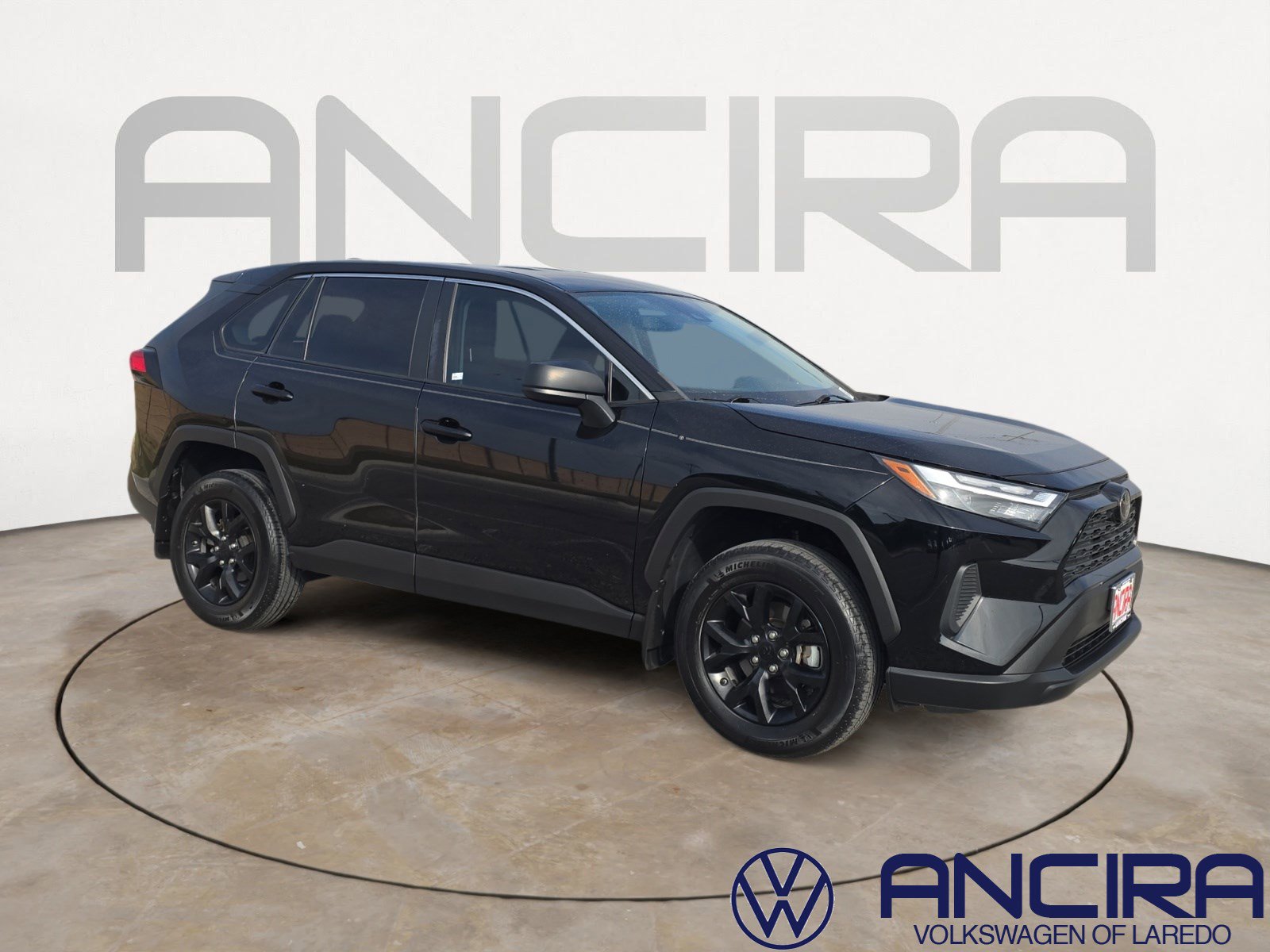 2023 Toyota RAV4 LE's photo