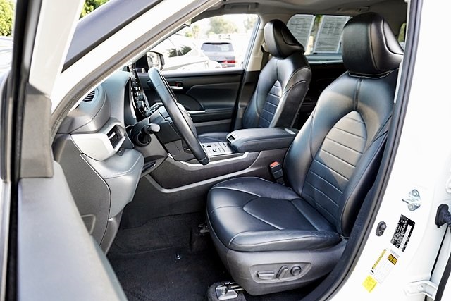 Used 2021 White Toyota XLE image 14