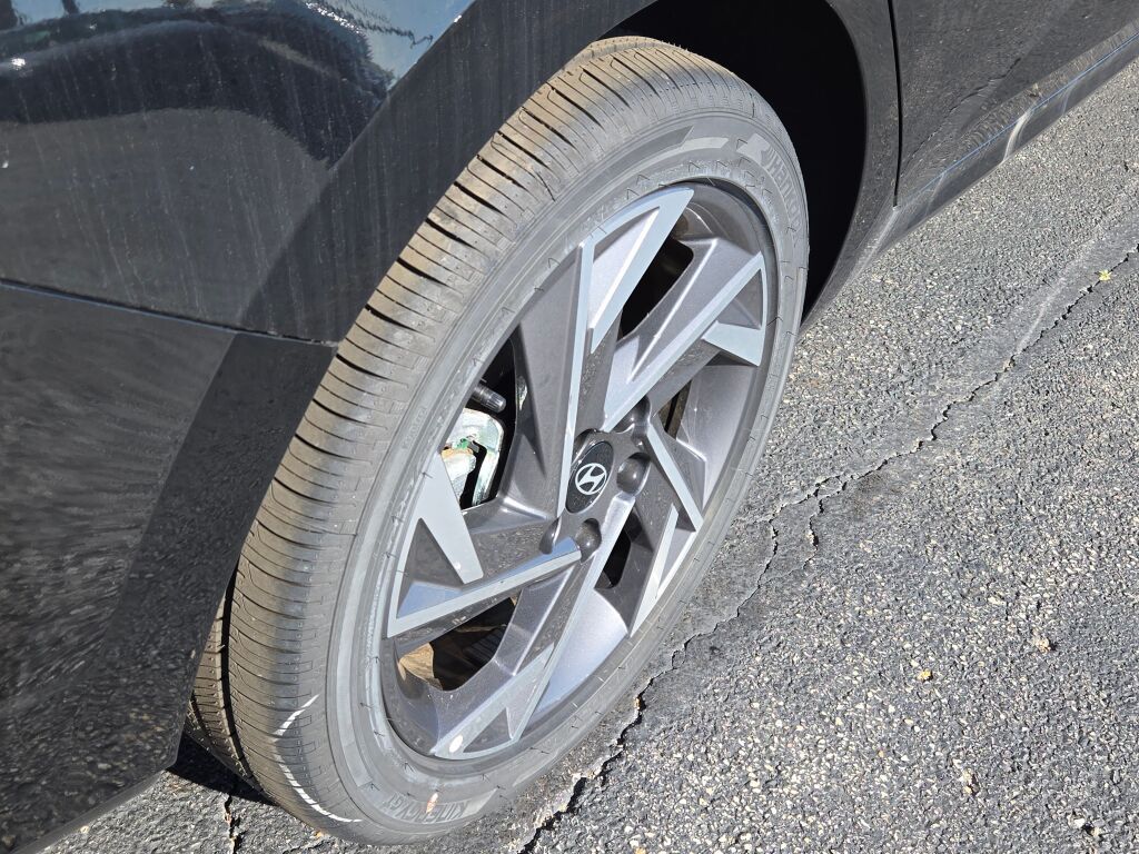 2025 Hyundai Elantra Hybrid Limited photo 8