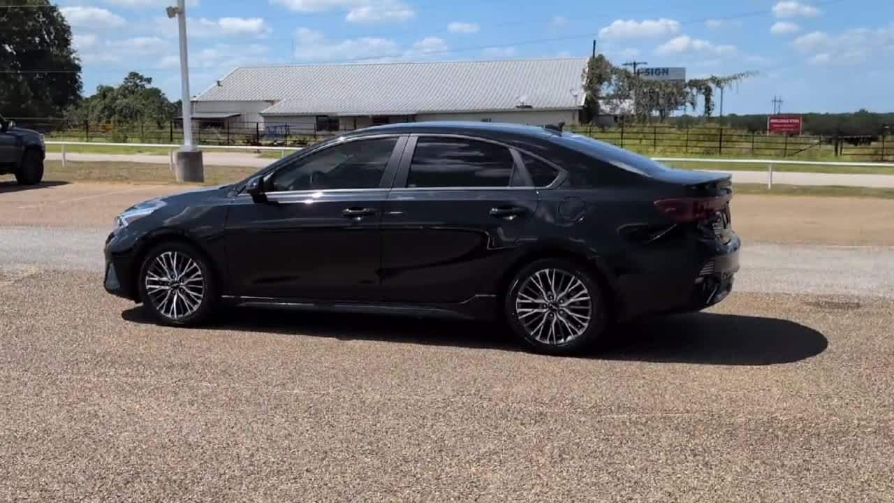 2022 Kia Forte GT-Line photo 6