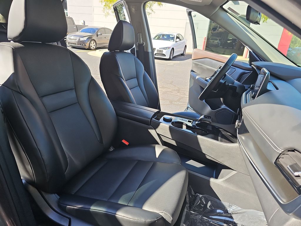 2022 Nissan Rogue SV photo 10