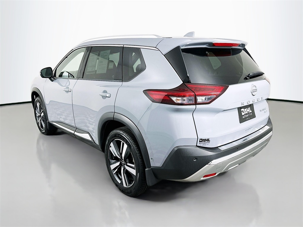 2023 Nissan Rogue Platinum photo 2