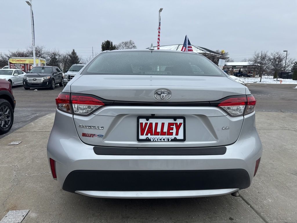 2022 Toyota Corolla LE photo 4