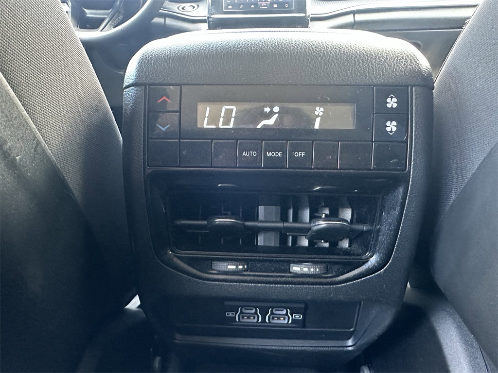 2023 Jeep Grand Cherokee Laredo photo 20