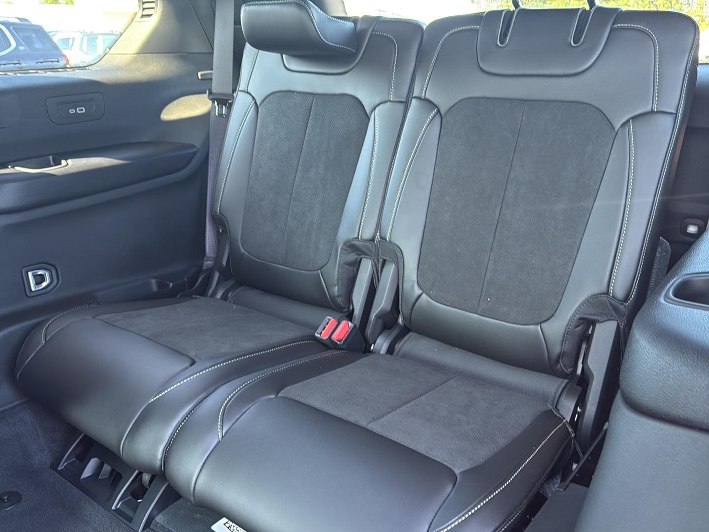 2025 Jeep Grand Cherokee Altitude High photo 12